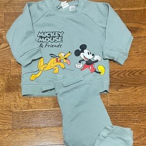 H&m Disney outfit size 12M in excellent condition!